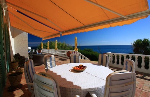 Gale Villa | Luxury beachfront villa with a cook and a tennis court