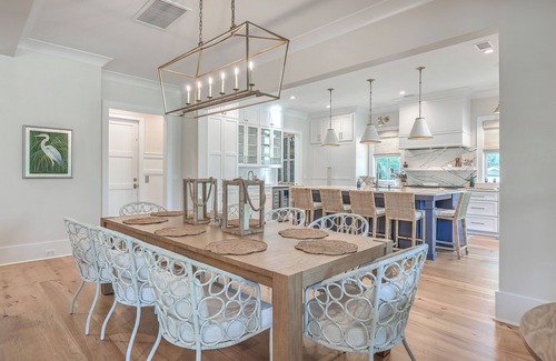 Seabrook Island Casa | Luxury Beachhome Infinity Pool Chefs Kitchen Elevator Sleeps 14
