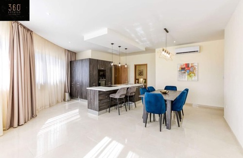 Marsaxlokk Apartamento | Luxury beautiful penthouse with amazing views & AC
