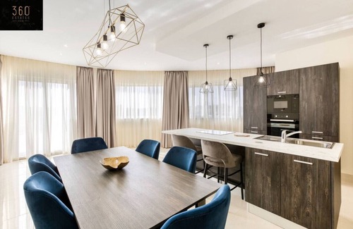 Marsaxlokk Apartamento | Luxury beautiful penthouse with amazing views & AC