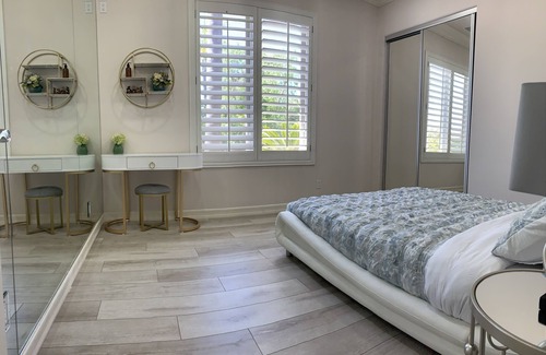 North City Complejo | Luxury beautiful Resort house with Salt pool, Tennis, Screen Golf/Game