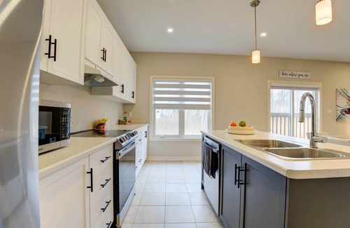 The Blue Mountains Casa | Luxury Blue Mountain Escape: Retreat with Stunning Views & Prime Location