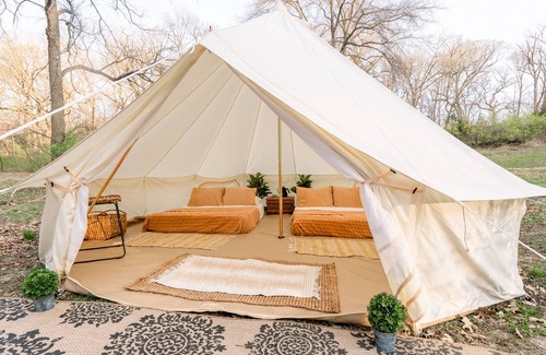 Kansas City Alquiler De RV | Luxury Boho Style Glamping -15 Mins to Downtown KC