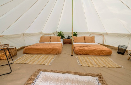 Kansas City Alquiler De RV | Luxury Boho Style Glamping -15 Mins to Downtown KC