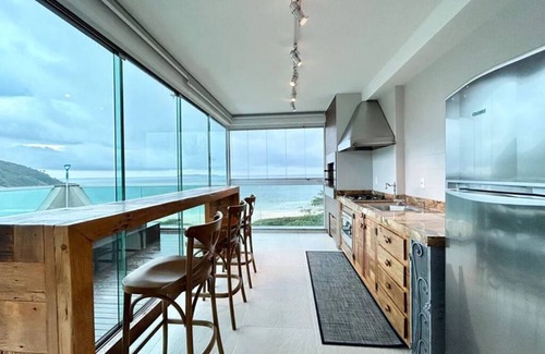 Quatro Ilhas Apartamento | Luxury Penthouse with 3 Suites