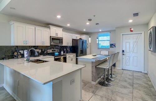 Kissimmee Casa | Luxury Brand NEW 2 bedroom apt near DISNEY!