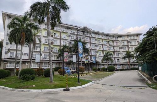 Mactan Export Processing Zone Apartamento | Luxury Budget one Bedroom with living room and Kitchen Rest and fly at Amani Grand Resort