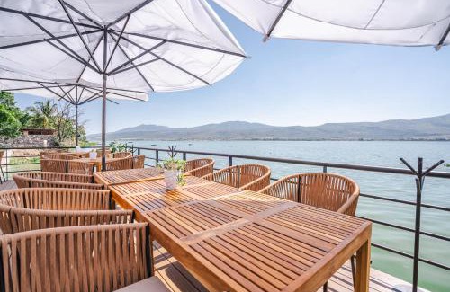 Cajititlan Casa | Luxury Bungalow Lake view Cajititlan