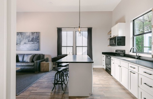 New Braunfels Casa | Luxury Bungalow near Gruene Hall, Whitewater Amphitheater & The Chandelier.