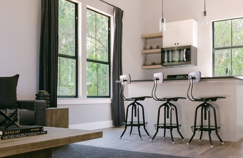 New Braunfels Casa | Luxury Bungalow near Gruene Hall, Whitewater Amphitheater & The Chandelier.