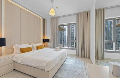Downtown Dubai Apartamento | Luxury Burj Khalifa & Fountain View Apartments Steps to Dubai Mall by Simply Comfort