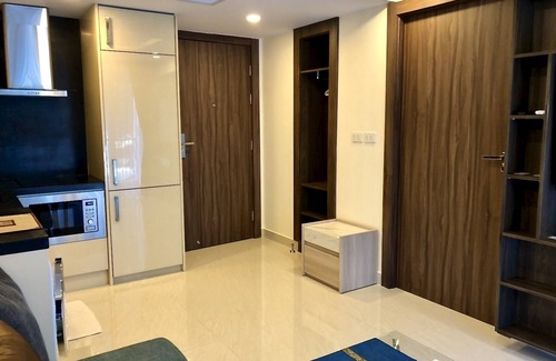 Pattaya Bay Condominio | Apartamento de lujo C2 con vista al jardín en Grand Avenue by Pattaya City Estates.