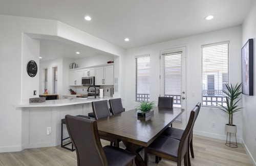 Kierland Condominio | Luxury by the Kierland Commons! Heated Pool & Spa, Golf Views, Upgraded Unit!
