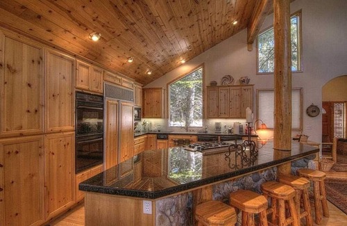 Truckee Casa | ¡Ven a disfrutar de Tahoe Donner en lujo este verano!