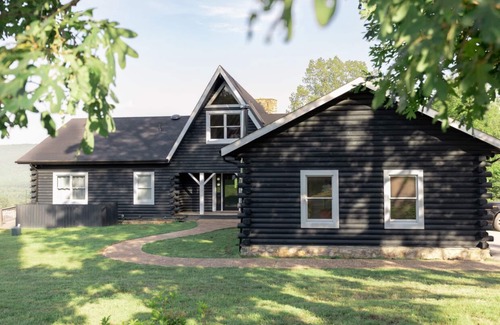 Fort Valley Casa | Luxury Cabin Getaway in the Blue Ridge Mountains