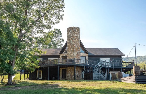 Fort Valley Casa | Luxury Cabin Getaway in the Blue Ridge Mountains