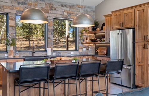 Lead Casa | Luxury Cabin Sleeps 24- Direct Trailhead & Clubhouse Access, Ample Parking!