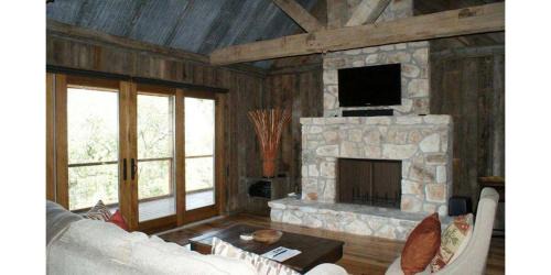 Wimberley Casa | Luxury Cabins @Stony Ridge-Emerald