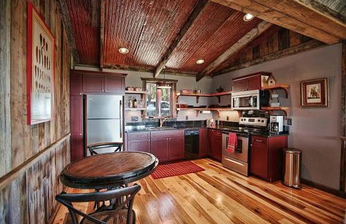 Wimberley Casa | Luxury Cabins @Stony Ridge-Ruby