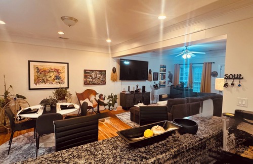 Charlotte Casa | Luxury Canvas & Charm Retreat in Charlotte 28217