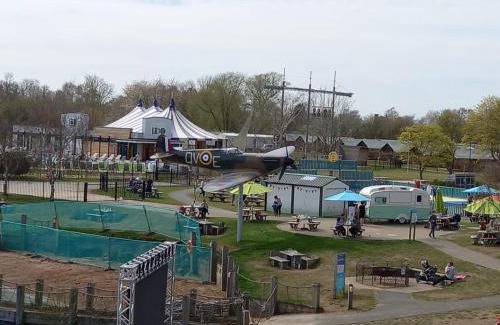 Tattershall Apartamento | Luxury caravan with hot tub at tattershall lakes nita and marks tattershall retreat