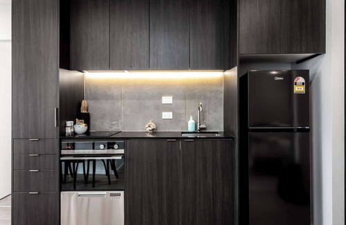 Newton Apartamento | Luxury Central Parkside Living vs Aircon Pool Gym