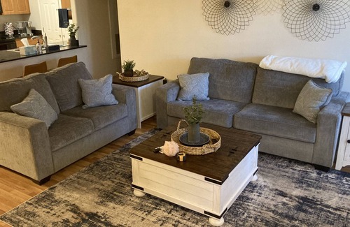Parkwood Ranch Condominio | Luxury centrally located condo