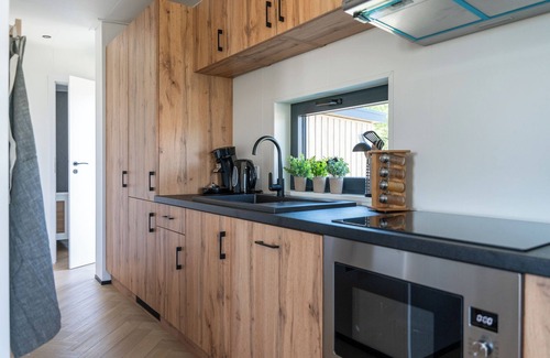 Waarde Chalet De Esquí | Luxury chalet (4 people) on mini campsite in Waarde
