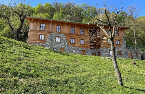Civenna Apartamento | Chalet de lujo Apartamento 'Baita Treeb Tramontana' con vistas al lago, terraza privada y Wi-Fi