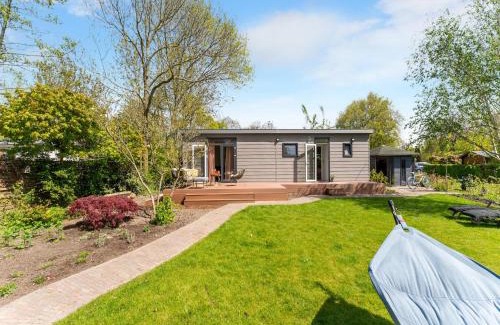 Goedereede Casa | Luxury chalet near Ouddorp with garden, cleaning included