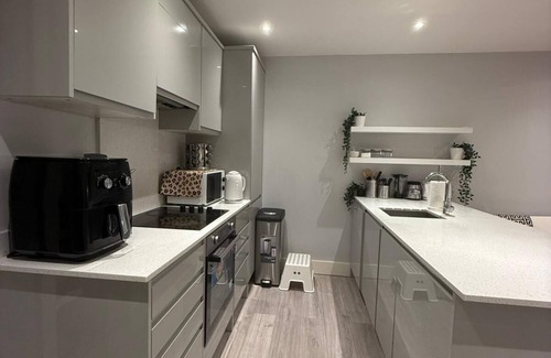 South Acton Apartamento | Luxury Charming 1-bedroom apartment in lovely Acton with AC, WiFi