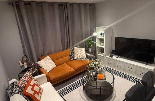 South Acton Apartamento | Luxury Charming 1-bedroom apartment in lovely Acton with AC, WiFi