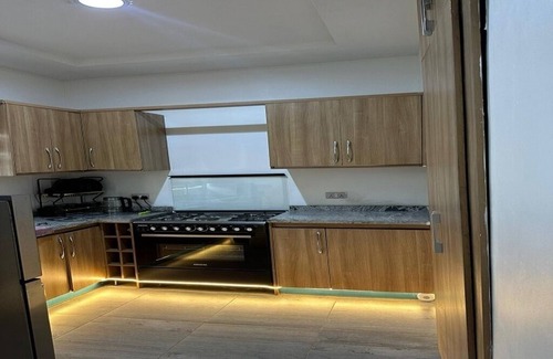 Wuse 2 Apartamento | Luxury Charming 2-bedroom apartment Near Bannex plaza. Fast Wi-Fi+247 power