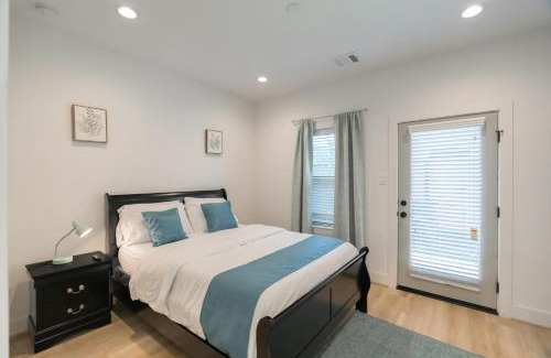 South Central Houston Casa | Luxury Charming 3BR 3Bath Free Wi-FI 8 Guests, Gated Home, Houston Downtown