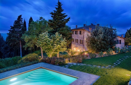 Panzano in Chianti Apartamento | Nido de lujo de Chianti perdido en medio de bodegas