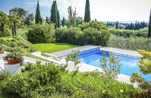 Montioni Villa | Villa de lujo en el lago de Garda en Lazise. Vista al lago y piscina privada