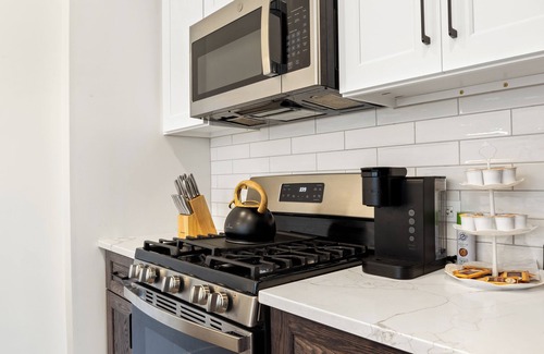 Wicker Park Apartamento | Luxury Chicago 2 Story Condo: 10 Mins to Downtown