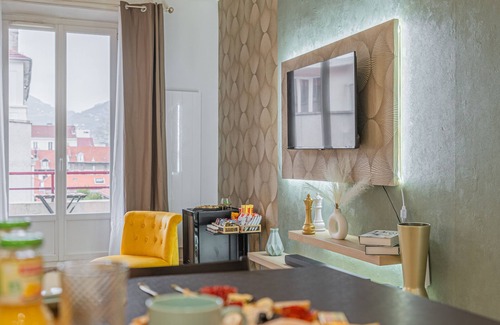 Quartier Chorier-Berriat Apartamento | Luxury Cinephile - Netflix - 2 Balcons - Garage - Mini bar de Luxe