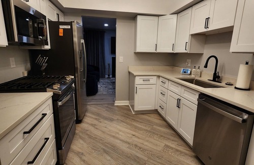 Detroit Casa | Luxury Cityside Retreat near Downtown Detroit, Main Attractions Attached Garage