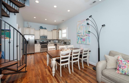Atlantic Beach Casa | Luxury Clean House Sleeps 7, Steps from Ocean, Atlantic Beach, Pool, Restaurants