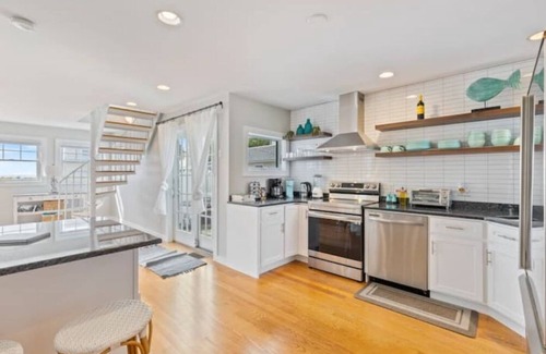 Clinton Casa | Luxury Clinton Beach House