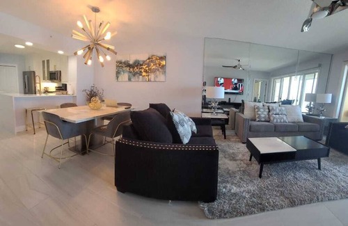 North Redington Beach Condominio | Luxury Condo at the Tides Beach Club