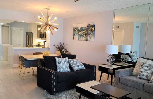 North Redington Beach Condominio | Luxury Condo at the Tides Beach Club