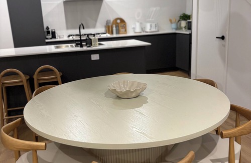 Iluka Casa | Luxury coastal townhouse only minutes from beach, restaurants and shops.