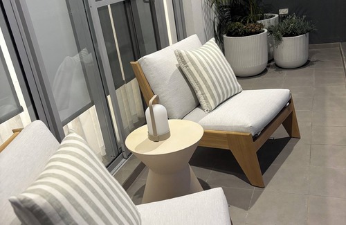 Iluka Casa | Luxury coastal townhouse only minutes from beach, restaurants and shops.