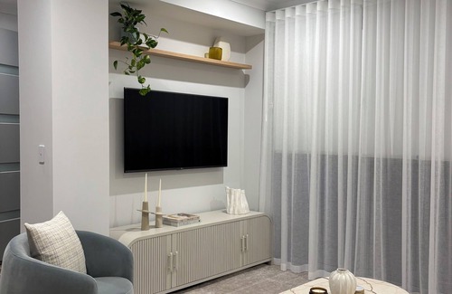 Iluka Casa | Luxury coastal townhouse only minutes from beach, restaurants and shops.