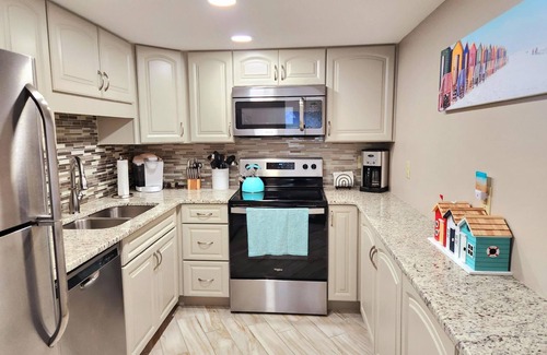 Daytona Beach Shores Condominio | Luxury Comforts Oceanside - Don't Miss Sunsets!