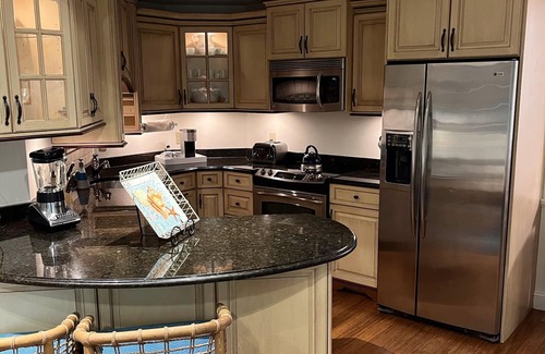 Hyannis Condominio | Condominio de lujo 3BR / 3BA - ¡Incluye pases para el parque acuático! Quédate donde se quedan las estrellas.