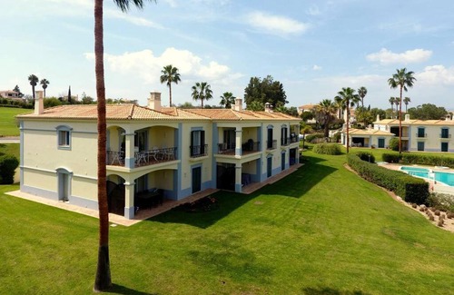 Estombar Apartamento | Luxury Condo at Pestana Gramacho Golf Resort Carvoeiro with pool and tennis court