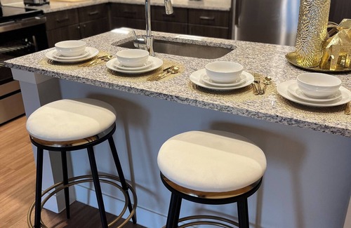 McNeil Condominio | LUXURY CONDO AT THE LAKELINE ATX